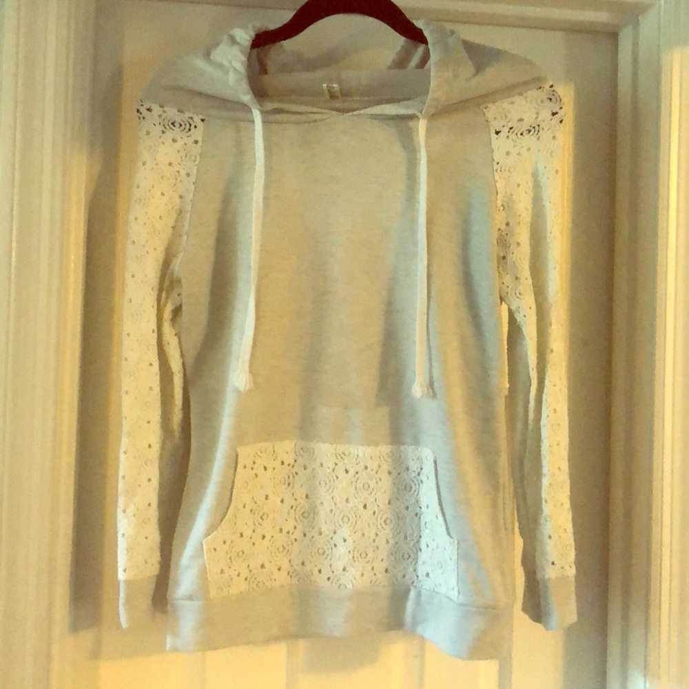 Light lace sweatshirt